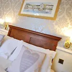 Hotel Ye Olde Fighting Cocks 4*