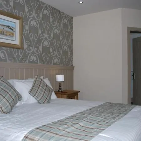 Ye Olde Fighting Cocks Hotel 4*