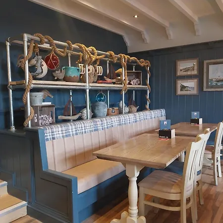 Hotel Ye Olde Fighting Cocks 4*