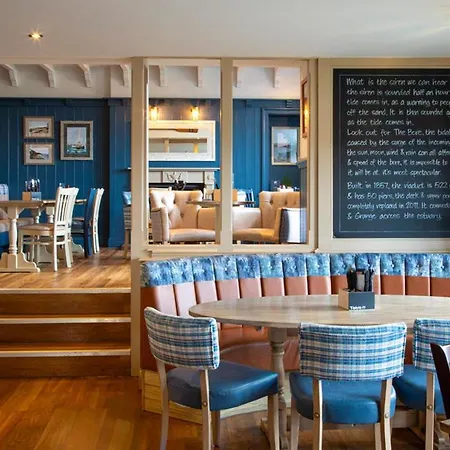 Hotel Ye Olde Fighting Cocks 4*