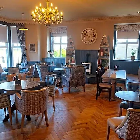 Otel Ye Olde Fighting Cocks 4*