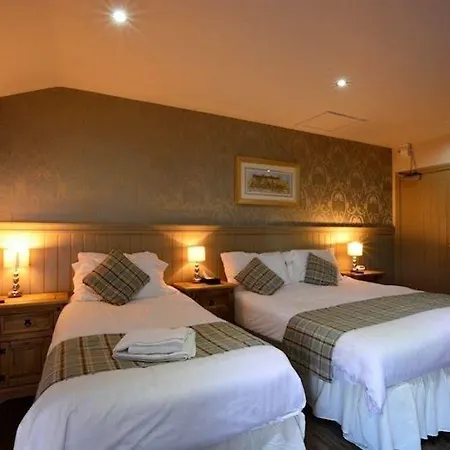 Ye Olde Fighting Cocks 4*