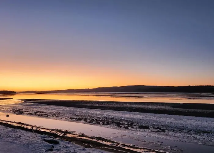 Ye Olde Fighting Cocks 4*