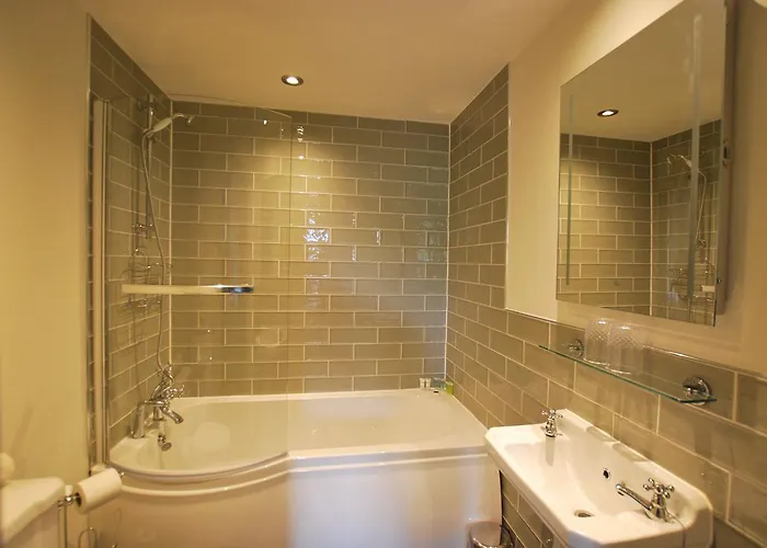 Ye Olde Fighting Cocks 4* Arnside