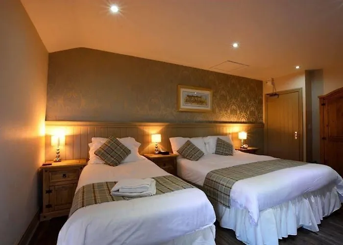 Ye Olde Fighting Cocks 4*