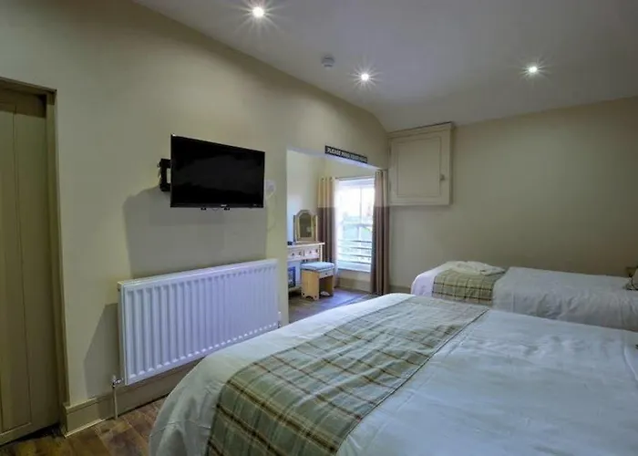 Ye Olde Fighting Cocks Hotel