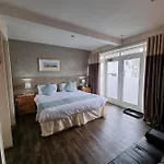 Ye Olde Fighting Cocks Hotel 4*