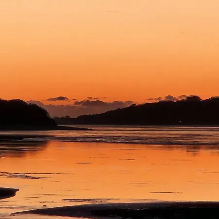 Ye Olde Fighting Cocks Hotel