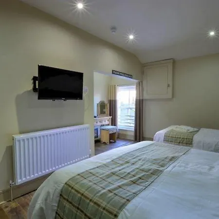 Ye Olde Fighting Cocks Hotel