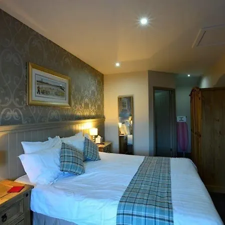 Ye Olde Fighting Cocks Hotel